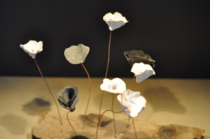 Céramiques raku contemporaines atelier plume fleurs